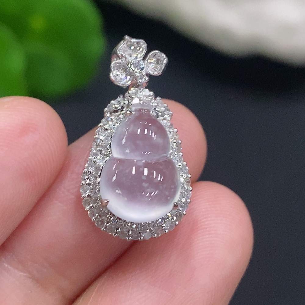 F31684856 Jadeite Gourd Pendant with 18K Gold Mount, Total Weight Approx. 2.4g (Set with Diamonds)