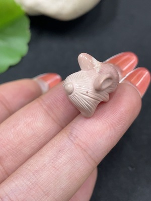 H35084953 Alashan Agate Pendant Rabbit with Other Mineral Components Total Weight Approx. 2.6g