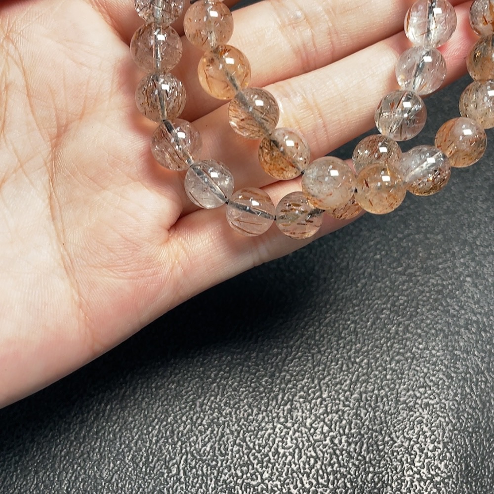 C34066600 Crystal Bracelet with Visible Organic Inclusions, Total Weight Approx. 44.3g, Sell as a Lot