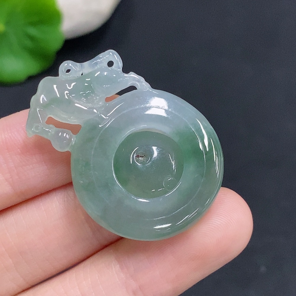 F33876858 Jadeite Reversal of Fortune Pendant