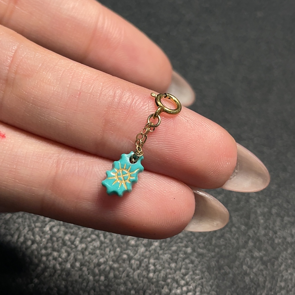C34041024 Turquoise Pendant, Color Origin Undetermined, Contains Other Mineral Components, Total Weight Approximately 0.29g, Non-Gold