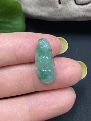 F11258148 Jadeite Auspicious Bean Inlay