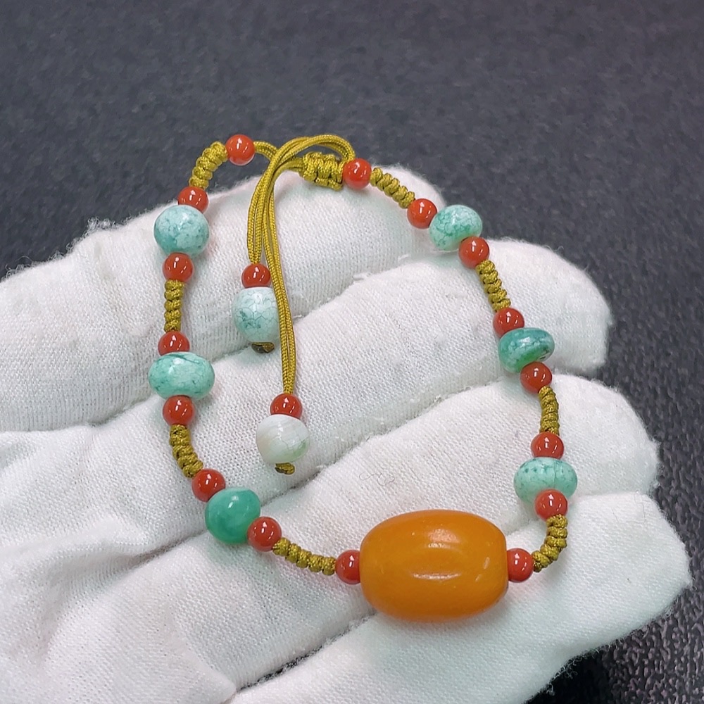 C34990960 Amber Beeswax Bracelet with South Red Agate, Non-Natural Matching Stones, Total Weight Approx. 5.26g Including Rope