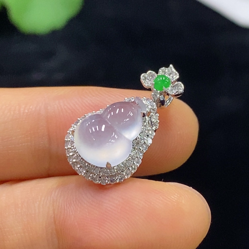 F34974907 Jadeite Gourd Inlaid Pendant 18k Non-Diamond (1 piece) Total Weight Approx. 2.87g