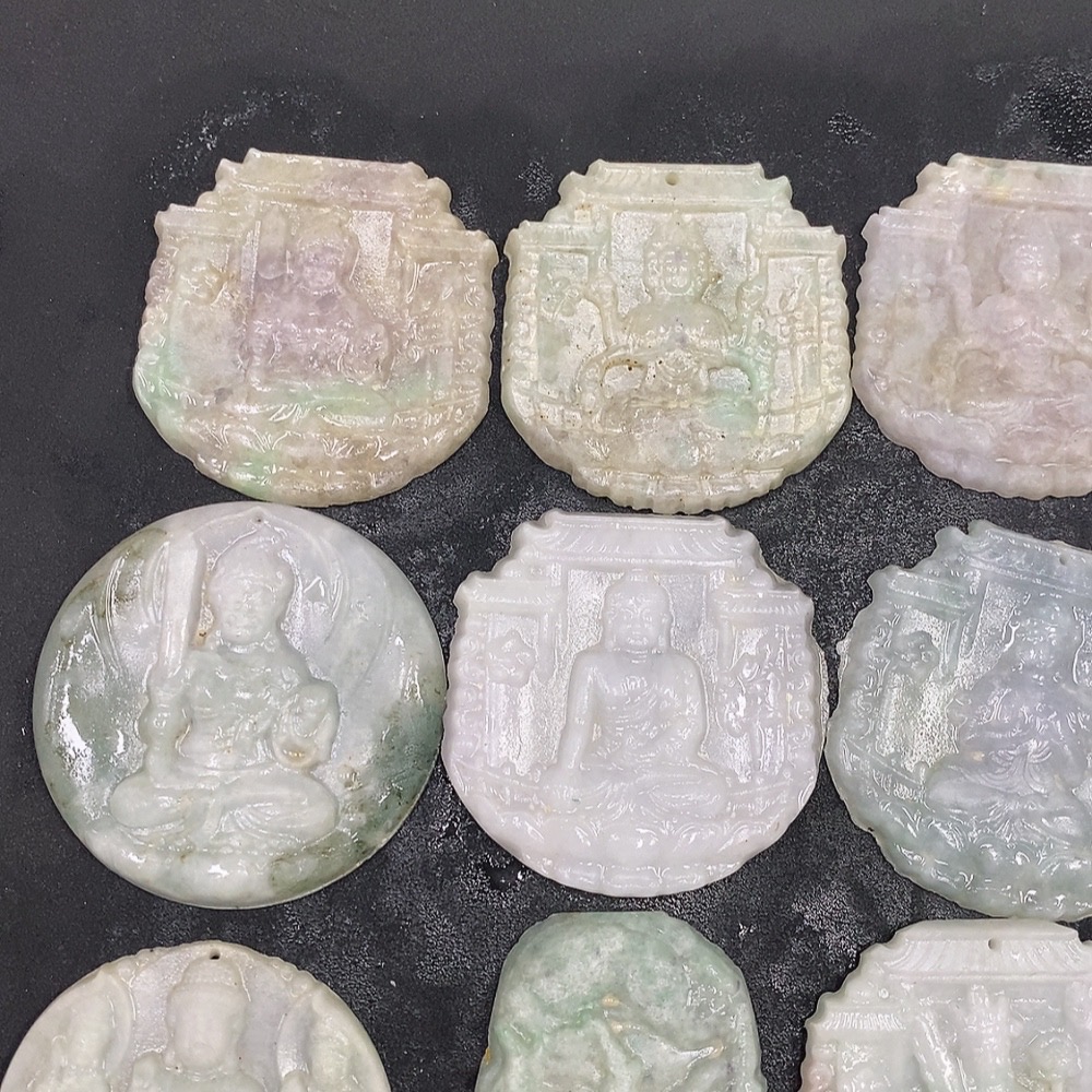 F15581969 Unpolished Jadeite Pendant