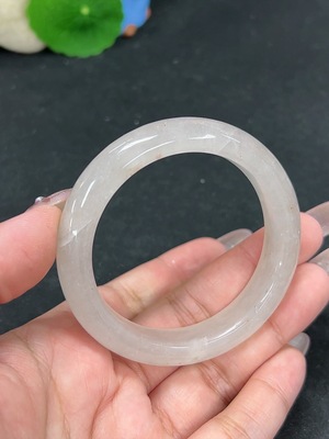 H41946682 非洲翠(独龙玉)正圈手镯 圈口52.2 货品总重约41.3g
