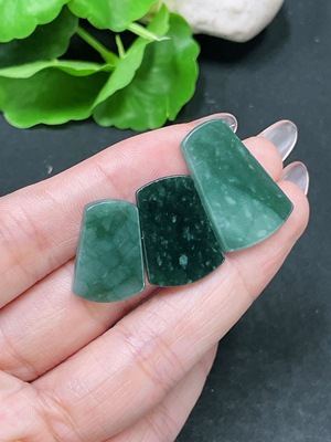F34020870 Jadeite Inlaid Pieces Sell as a Lot