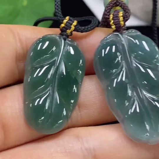 F35093934 Jadeite Leaf Pendant Sell as a Lot