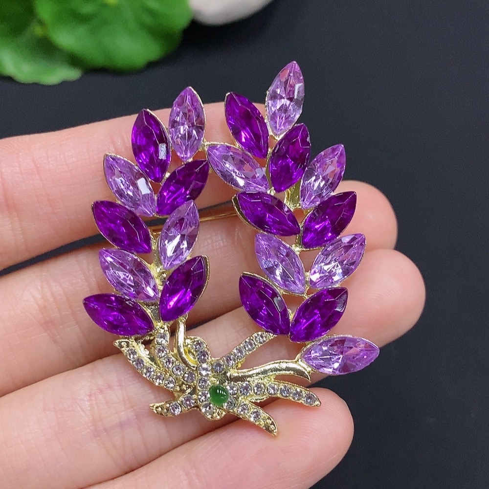 F32724520 Jadeite Cabochon Inlaid Brooch Non-Gold Inlaid Total Weight Approx.11g