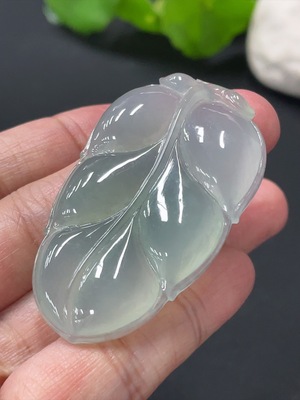 F30557089 Jadeite Leaf Pendant Total Weight Approx. 17.7g