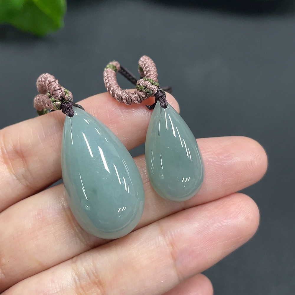 F08347818 Jadeite Pendants Sell as a Lot