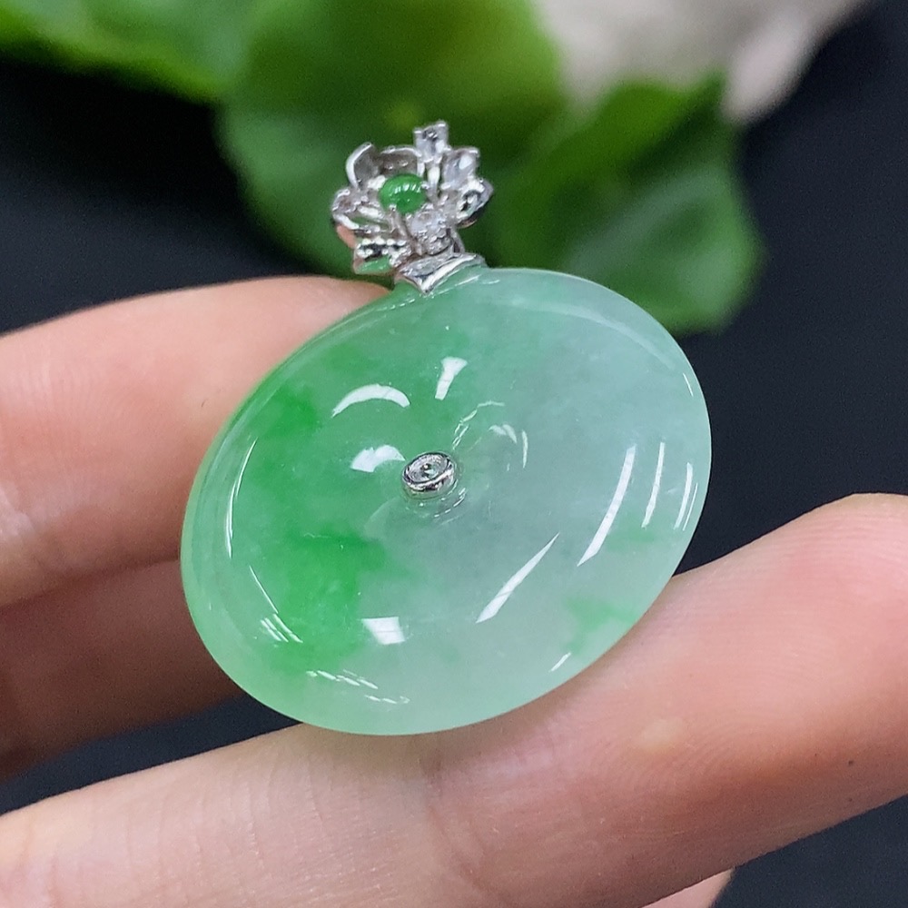 F31654568 Jadeite Safety Buckle Pendant 18K Gold Non-Diamond Total Weight Approx. 7.15g