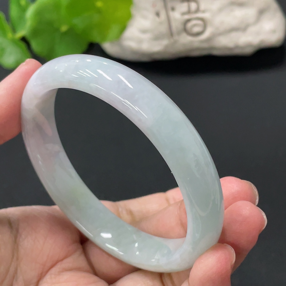 F35080720 Jadeite Round Bangle, Total Weight Approx. 51.6g, Size 59.2