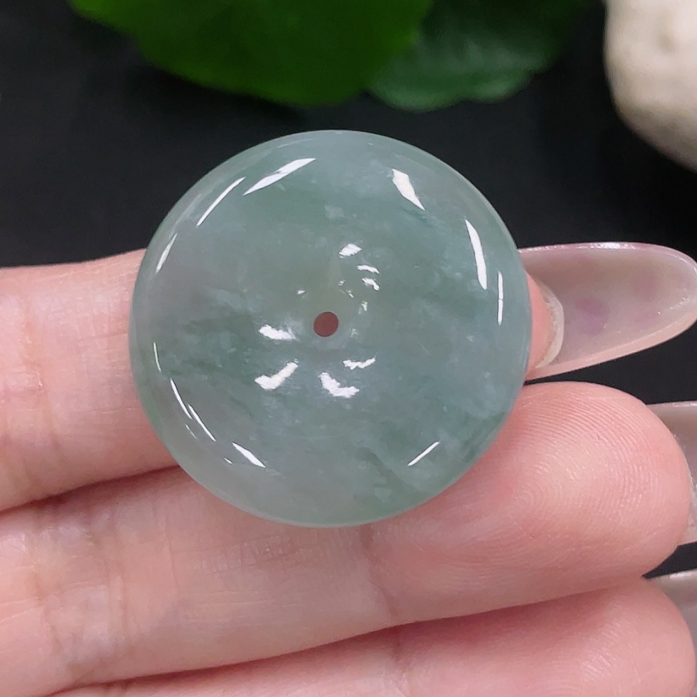 F35082221 Jadeite Peace Knot Pendant Total Weight About 9.6g