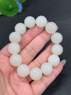 H41939912 和田玉手串 卡15.7mm左右 货品总重约80.9g