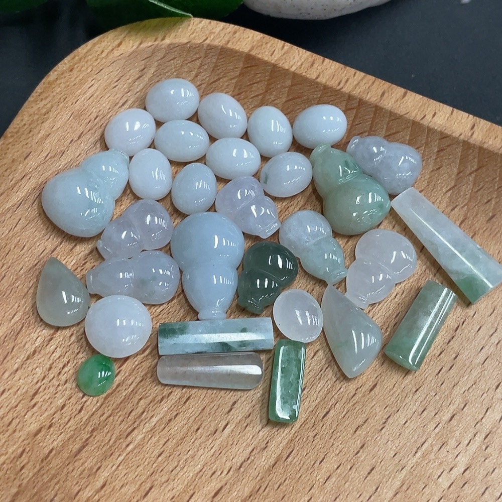 F15686535 Jadeite Inlay Piece