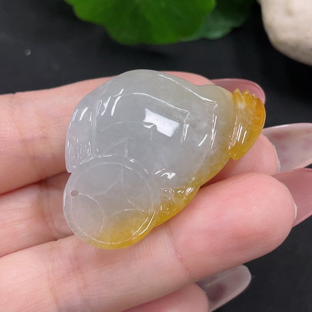 F34032326 Jadeite Tri-leg Golden Toad Pendant