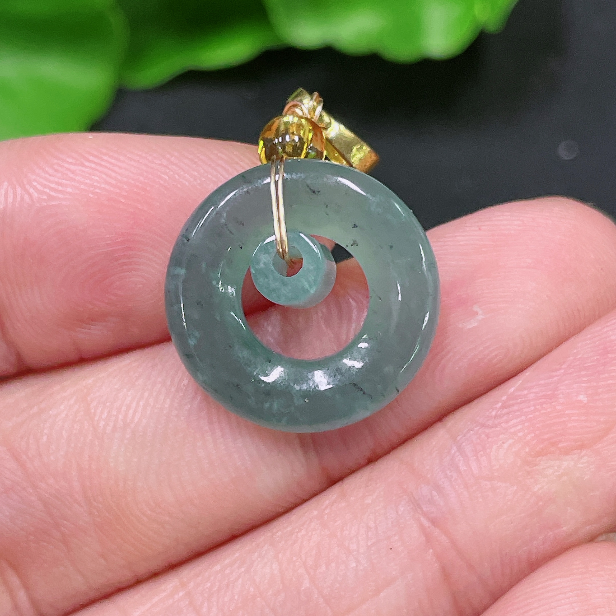 F34957761 Jadeite Mother-and-Child Button Pendant Non-Gold Button Total Weight Approx. 1.87g