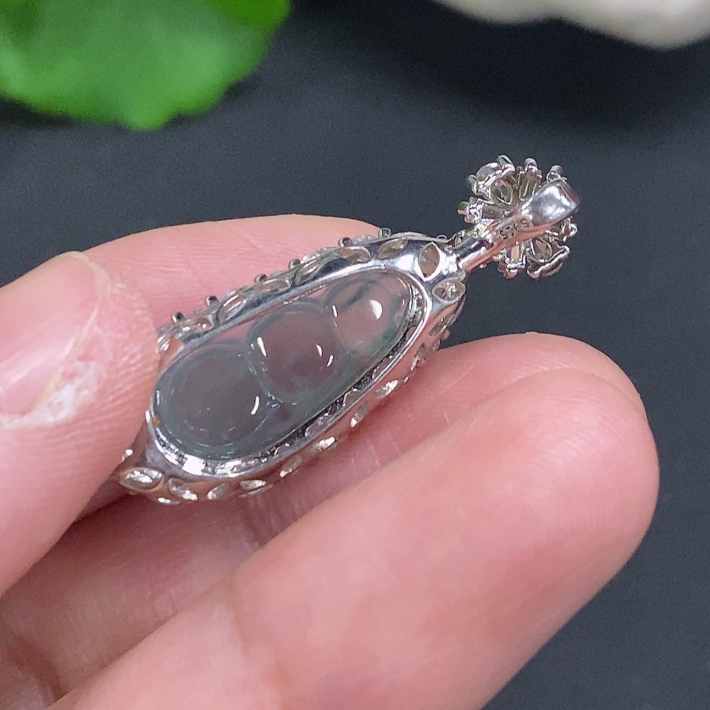 F35107021 Jadeite Auspicious Bean Inlaid Pendant Non-Gold Inlaid Total Weight Approximately 3.3g