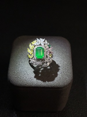 C28255699 Emerald Set Ring Non-Gold Setting Adjustable Shank Total Weight Approx. 3.63g Clarity Enhanced