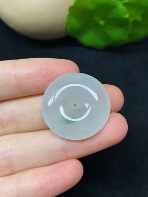 F45338311 翡翠平安扣挂件 总重约6.40g