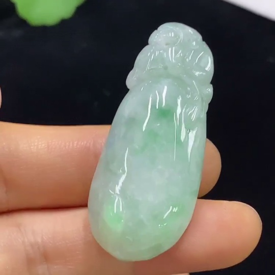 F34025566 Jadeite Lucky Bean Pendant Total Weight Approx. 15.73g