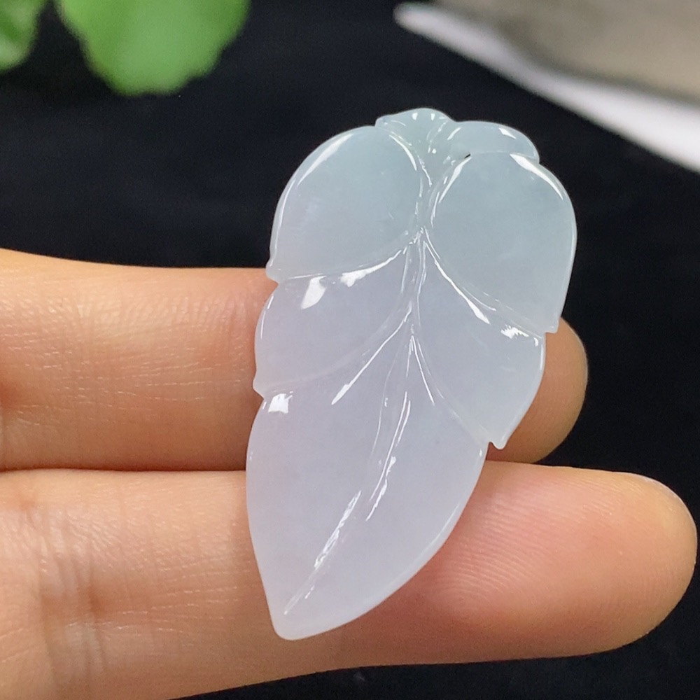 F31586958 Jadeite Leaf Pendant Total Weight Approx. 7.24g
