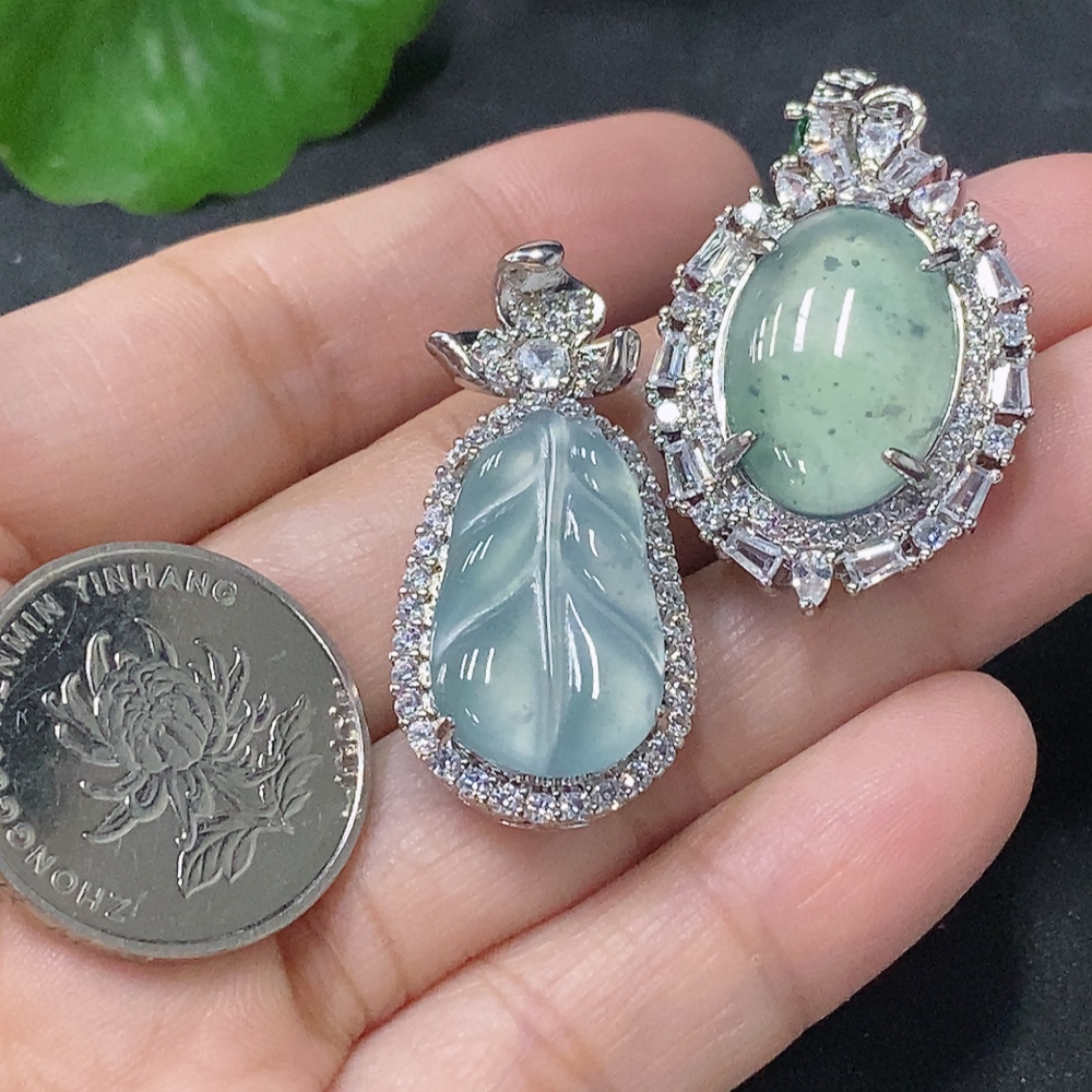 F33888030 Jadeite Leaf Inlaid Pendant Non-Gold Inlaid With Non-A Grade Stones