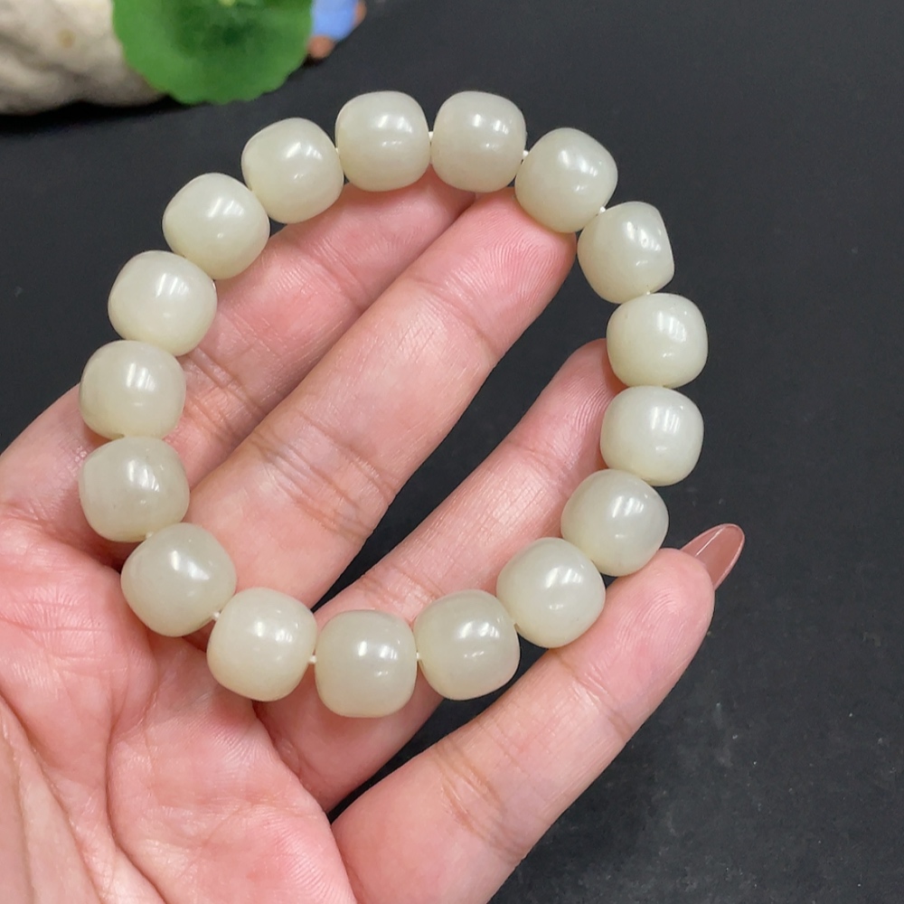H34004222 Hetian Jade Bracelet, Approx. 11.5mm, Total Weight Approx. 47.5g