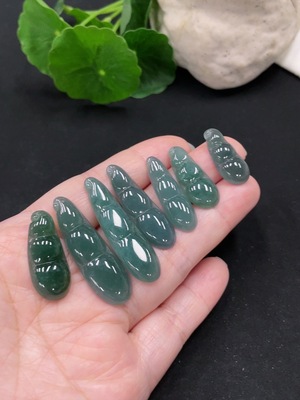 F31581146 Jadeite Pendants Sell as a Lot