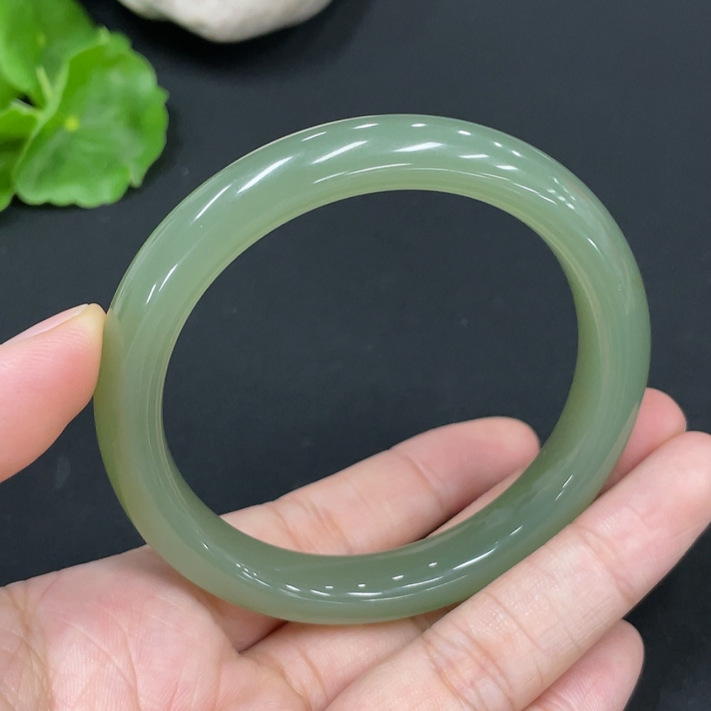H28246029 Hetian Jade Round Bracelet Size 54.8 Total Weight Approx.40g