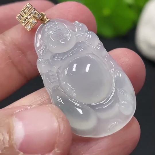 F30557813 Jadeite Maitreya Pendant with 18K Gold Clasp, Total Weight Approx. 5.66g