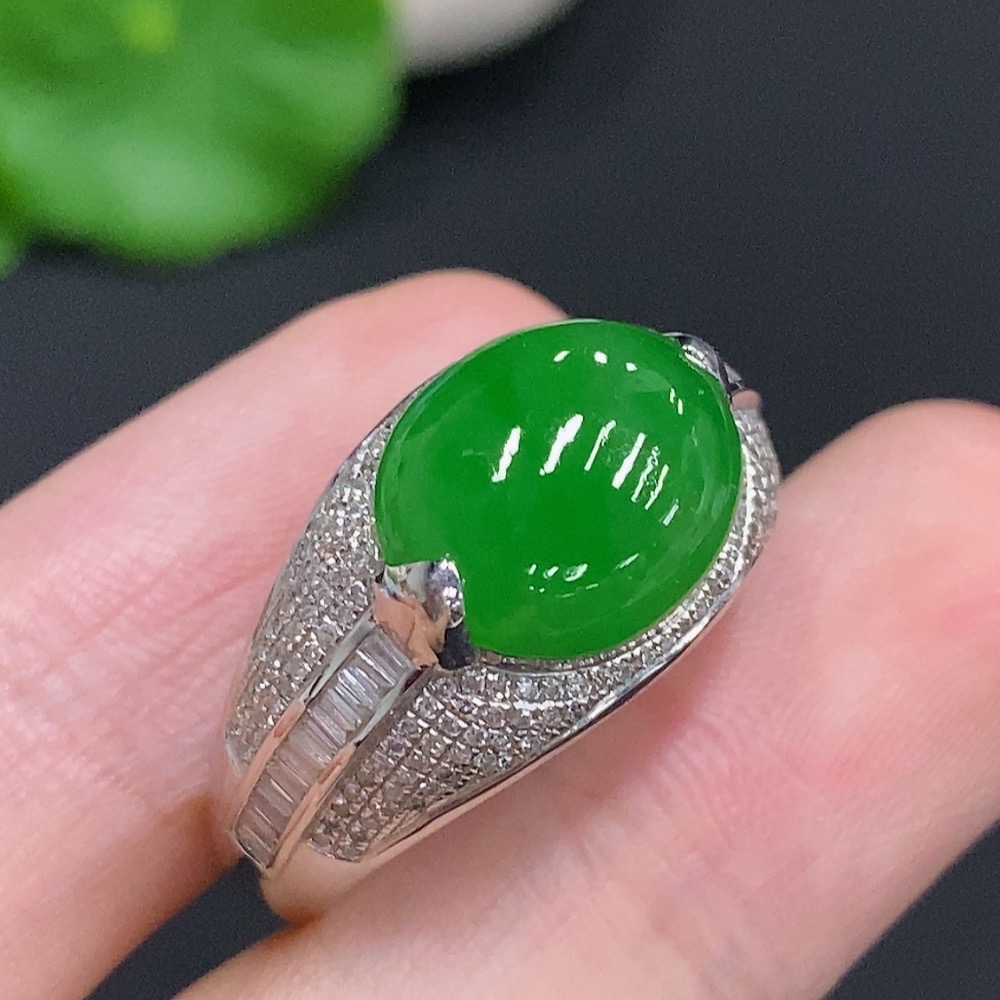 F29419381 Jadeite Cabochon Ring 18k Gold Total Weight Approx. 6.8g Size 22 with Diamond Accents