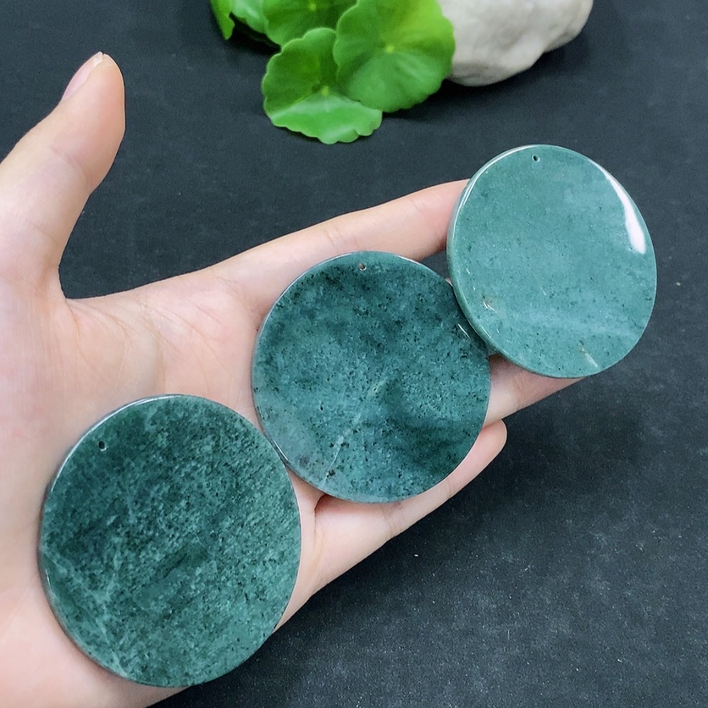 F31684304 Jadeite Pendant