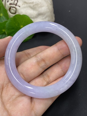 F46557047 翡翠圆条手镯 圈口53.3 货品总重约53.3克