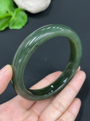 H28286051 Hetian Jade Round Bracelet, Inner Diameter 59.1, Total Weight Approx. 56.2g