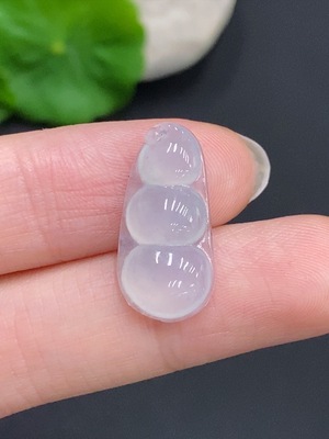 F35161140 Jadeite Lucky Bean Pendant, Total Weight Approx. 1.56g