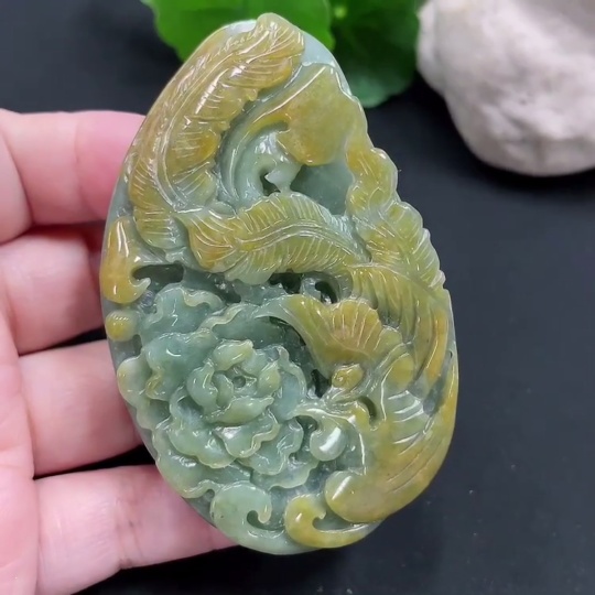 F30548039 Jadeite Phoenix and Peony Pendant with a total weight of approximately 96.2 grams (Color origin undetermined)