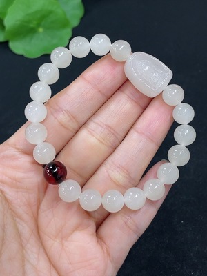 H46558995 和田玉手串 卡7.7mm左右  货品总重约19.6g 配琥珀
