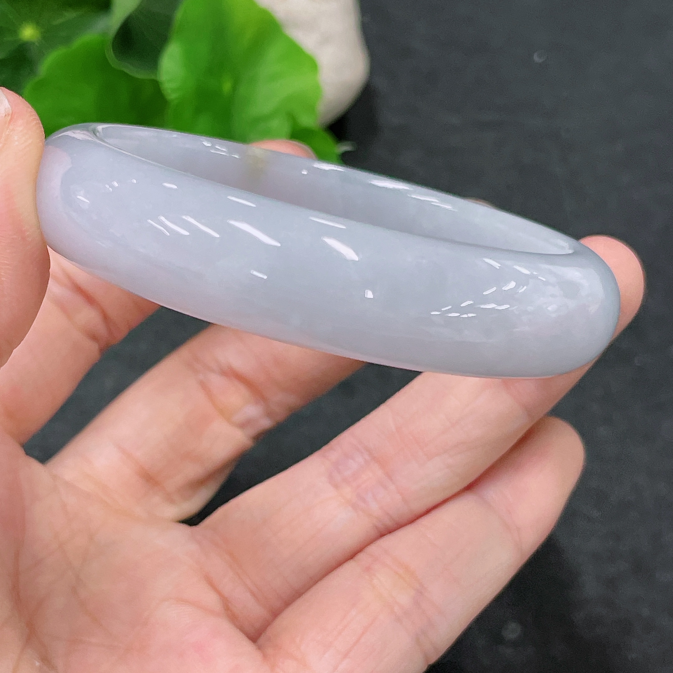 F33840114 Jadeite Regular Bangle (approx. 55.59g total weight, size 55.6)