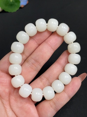 H35101104 Hetian Jade Bracelet, Approx. 12.7 mm Beads, Total Weight Approx. 57g