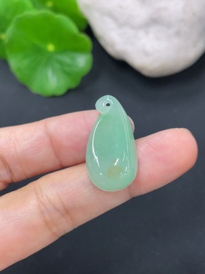 F41935067 翡翠挂件福瓜 货品总约重3.19g