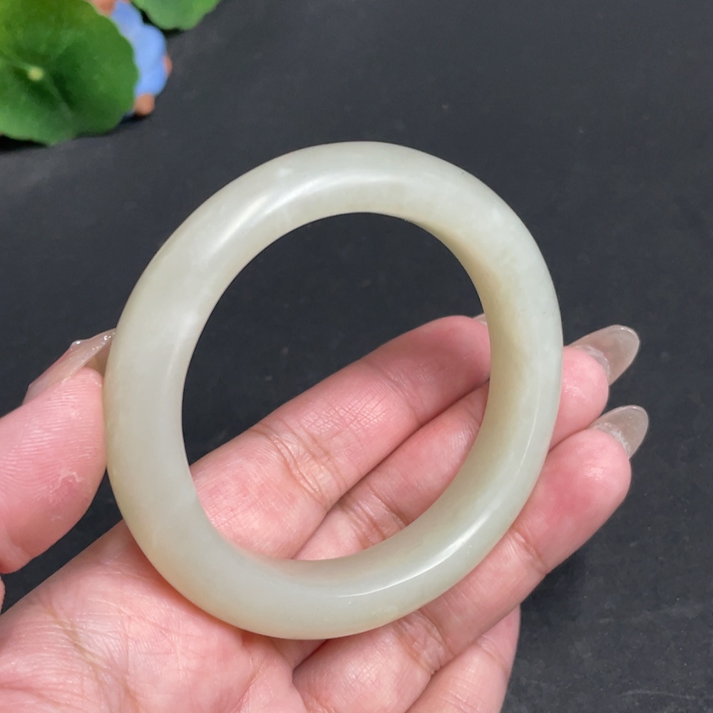H30487637 Hetian Jade Round Bracelet (Inner Diameter 55.3mm, Total Weight Approx. 57.3g)