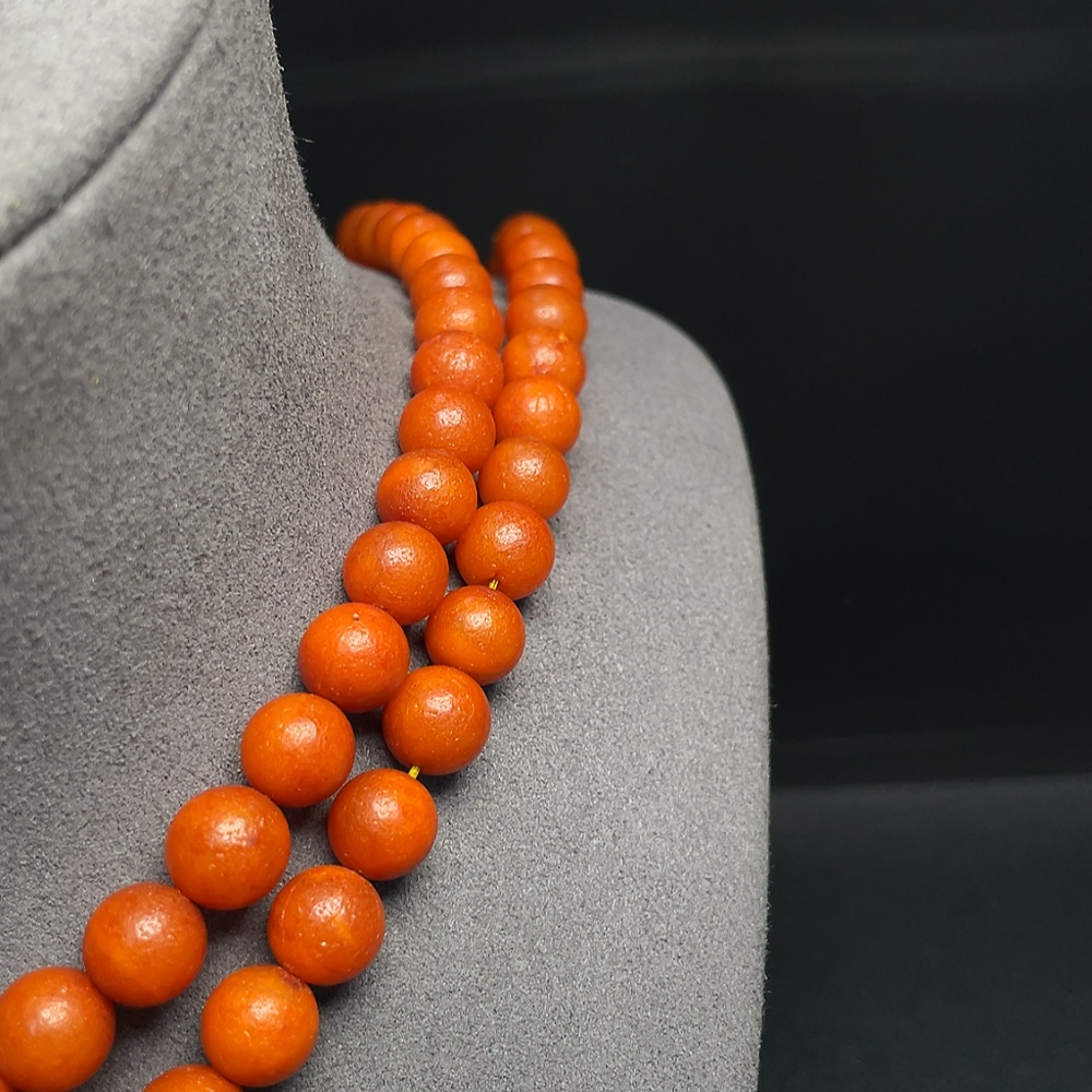 C34992756 Amber Beeswax Bead Necklace with Partial Visible Repairs, Total Weight Approximately 67.55g, Bead Size About 9.1mm, Paired with Hetian Jade, Non-Gold