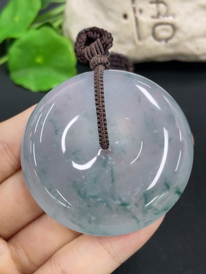 F46515559 翡翠挂件 平安扣 含绳货品总重约64.3g