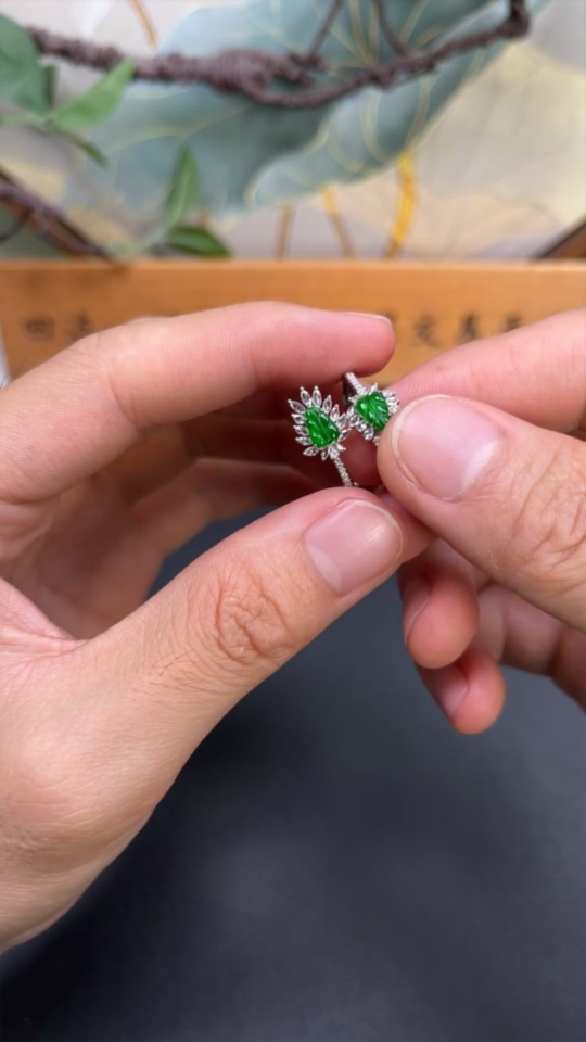 F34033228 Jadeite inlaid ring 18k with diamond size 15 total weight about 3.42g