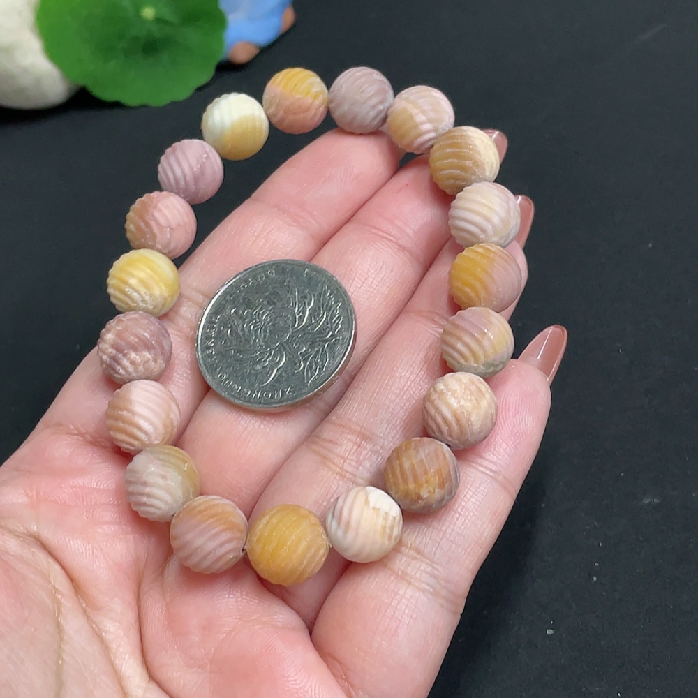 H35101176 Alashan Agate Bracelet, approx. 10.7mm, containing other mineral components, total weight approx. 29.6g