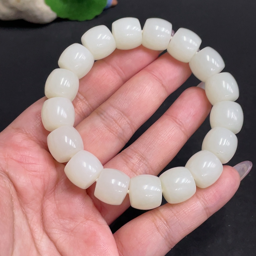 H34957046 Hetian Jade Bracelet Approx. 12.9mm Total Weight Approx. 63.9g