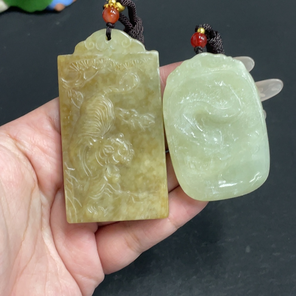 H28204172 Hetian Jade Pendant  Dragon Plaque  Fierce Tiger Descending the Mountain