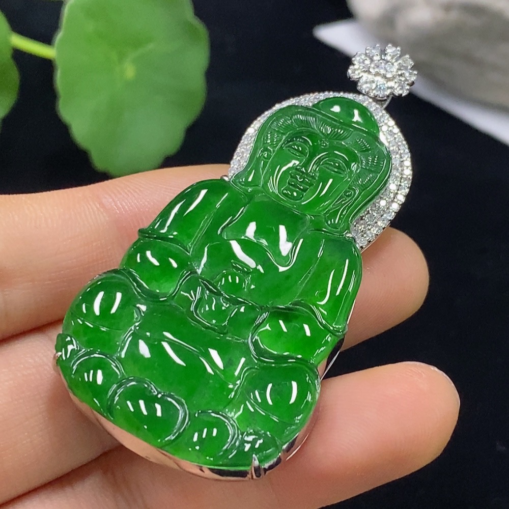 F31639491 Jadeite Guanyin Pendant Set in 18K Gold with Diamond Accents